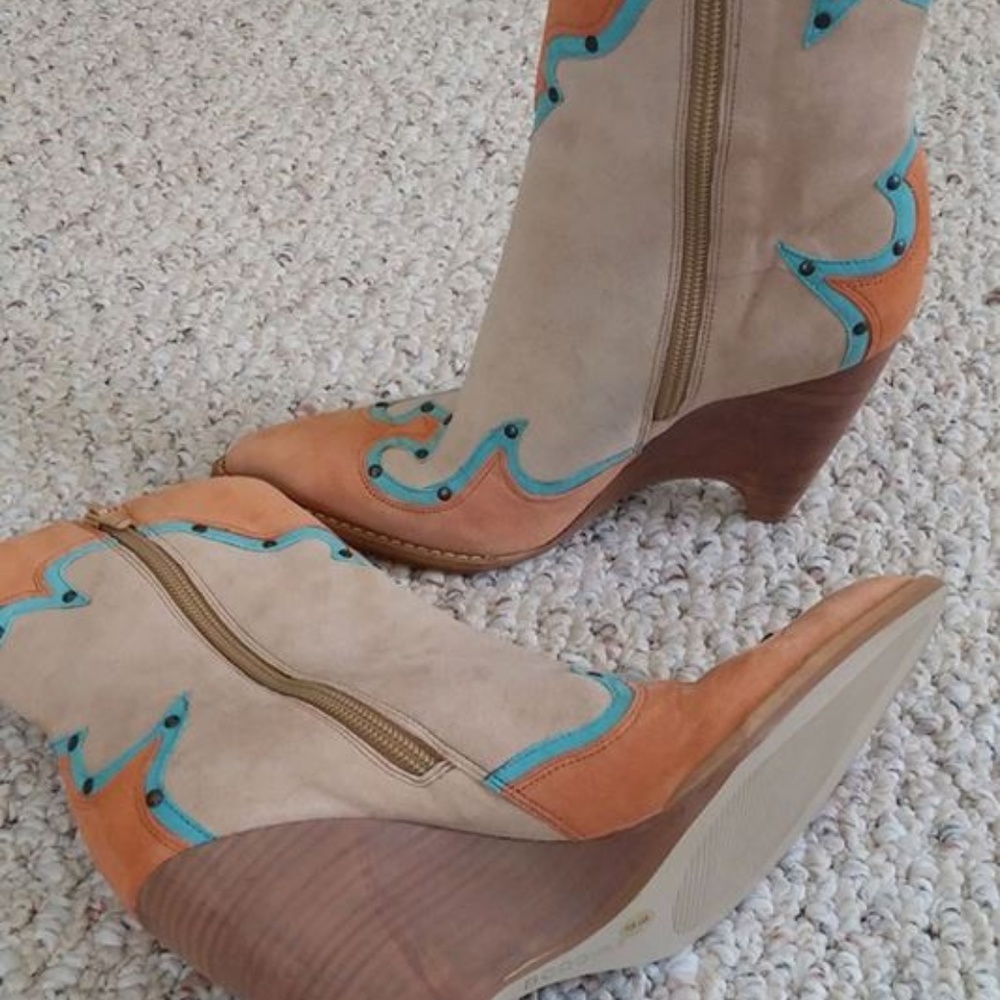 NEW BCBG suede side zip booties